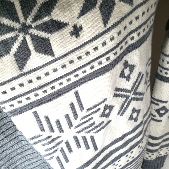 Express Gray and White Aztec Print Merino Wool Blend Cardigan Sweater Sz S - Picture 5 of 8